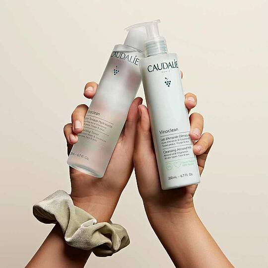 Caudalie Vinoclean Badem Yağlı Temizleme Sütü 200 ml - 3