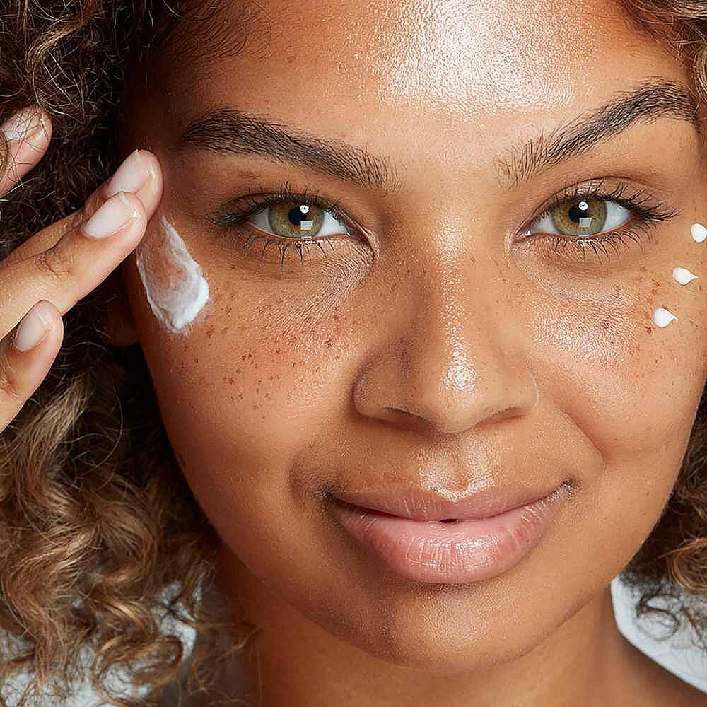 Kryolan Digital Complexion Primer Kuru Ciltler İçin Makyaj Bazı 20 ml - 2