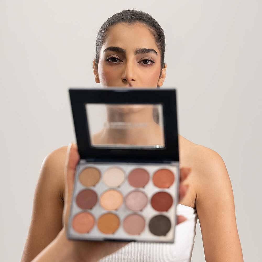 Kryolan Velvet Vision Eye Shadow Göz Far Paleti Velvet 1 18 g - 2