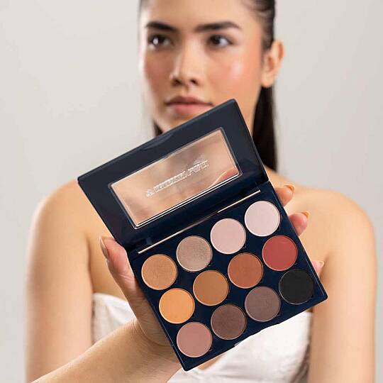 Kryolan Velvet Vision Eye Shadow Göz Far Paleti Velvet 2 18 g - 2
