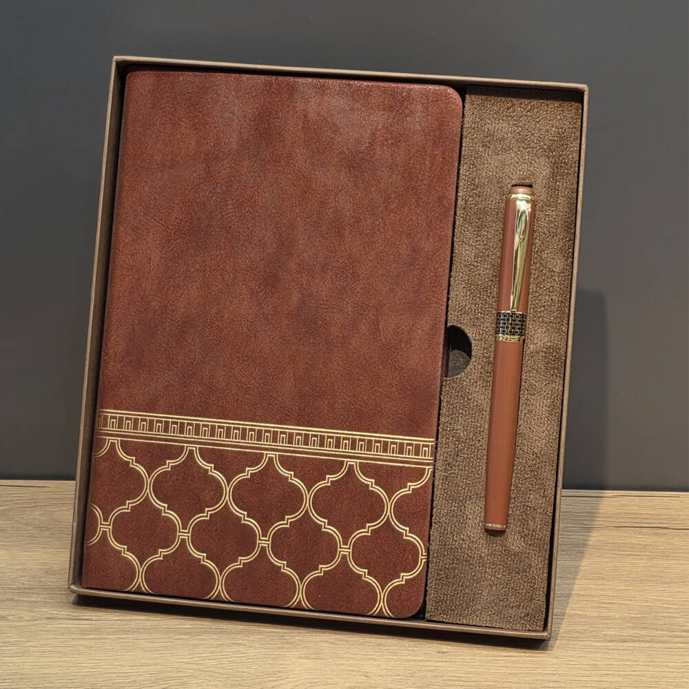 Öğretmenler Günü Hediyesi Kutulu Deri Defter Kalem Seti - 1