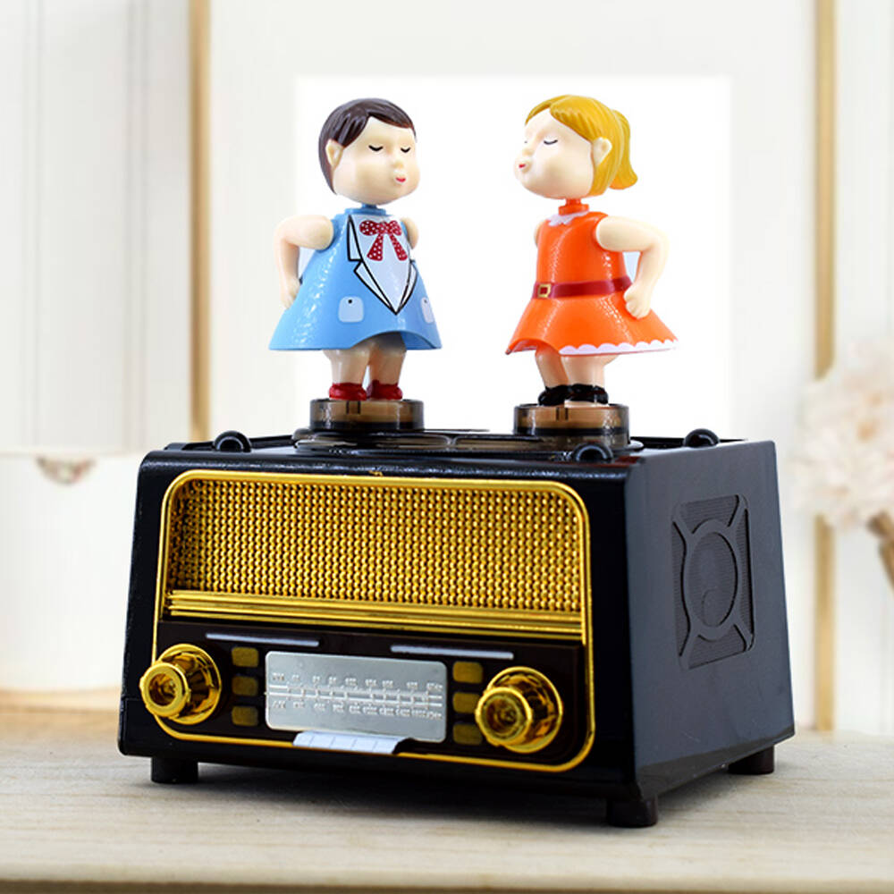 Öpüşen Çift Müzik Kutusu - 1