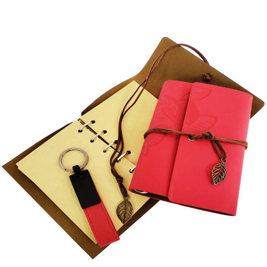 Özel Ahşap Kutulu Kırmızı Deri Defter ve Anahtarlık Set - 2